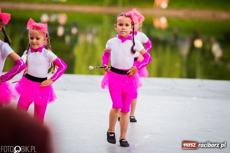 Zdjęcie w galerii na portalu naszraciborz.pl: II Raciborska Noc Świętojańska w Parku im. Miasta Roth wiadomości z regionu