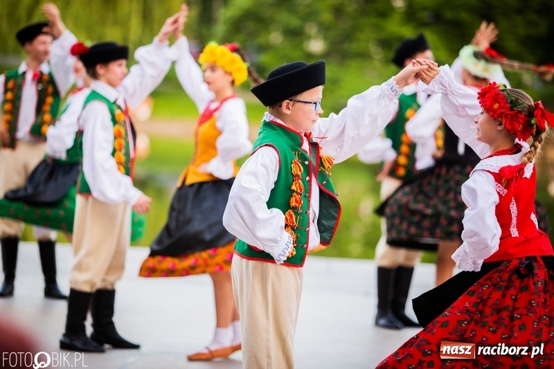 Zdjęcie w galerii na portalu naszraciborz.pl: II Raciborska Noc Świętojańska w Parku im. Miasta Roth wiadomości z regionu