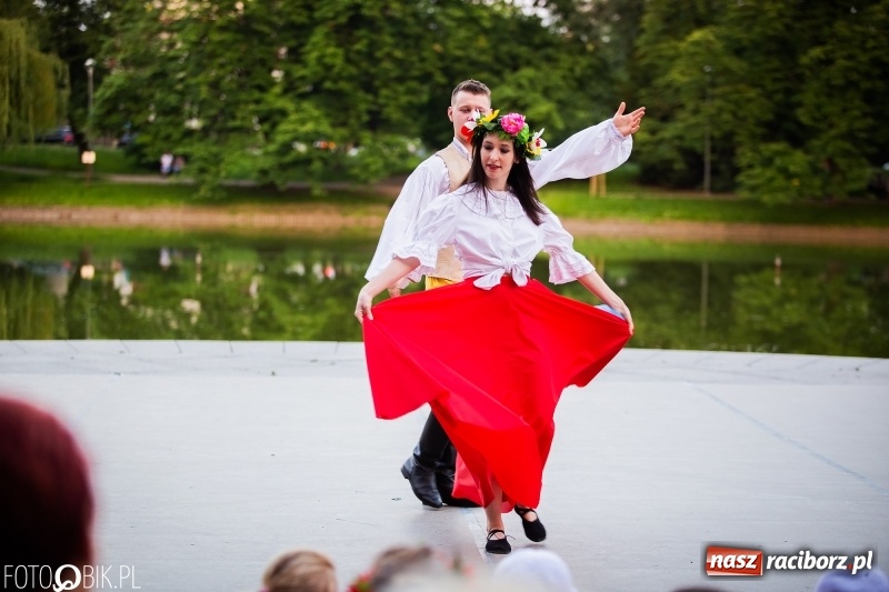 Zdjęcie w galerii na portalu naszraciborz.pl: II Raciborska Noc Świętojańska w Parku im. Miasta Roth wiadomości z regionu