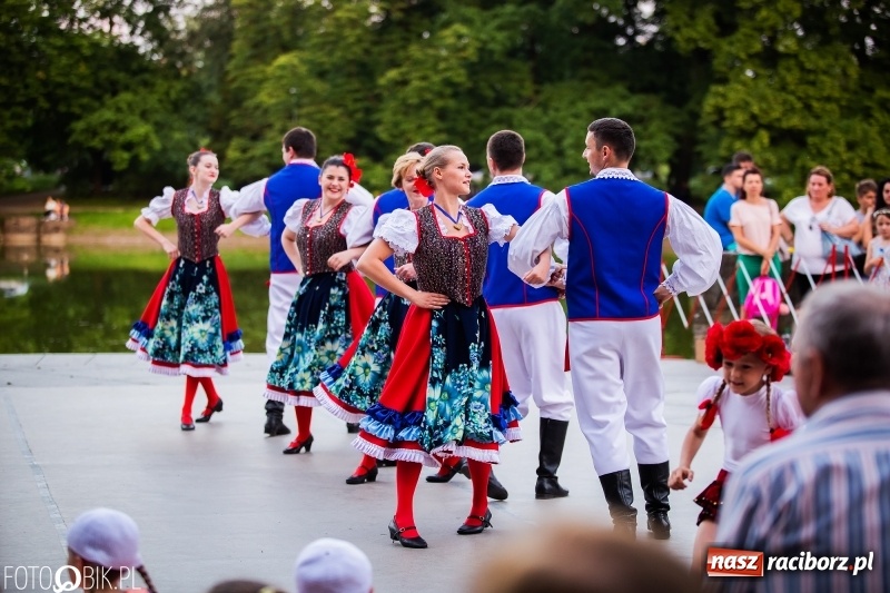 Zdjęcie w galerii na portalu naszraciborz.pl: II Raciborska Noc Świętojańska w Parku im. Miasta Roth wiadomości z regionu
