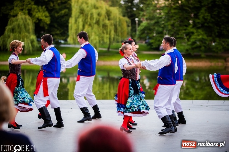 Zdjęcie w galerii na portalu naszraciborz.pl: II Raciborska Noc Świętojańska w Parku im. Miasta Roth wiadomości z regionu