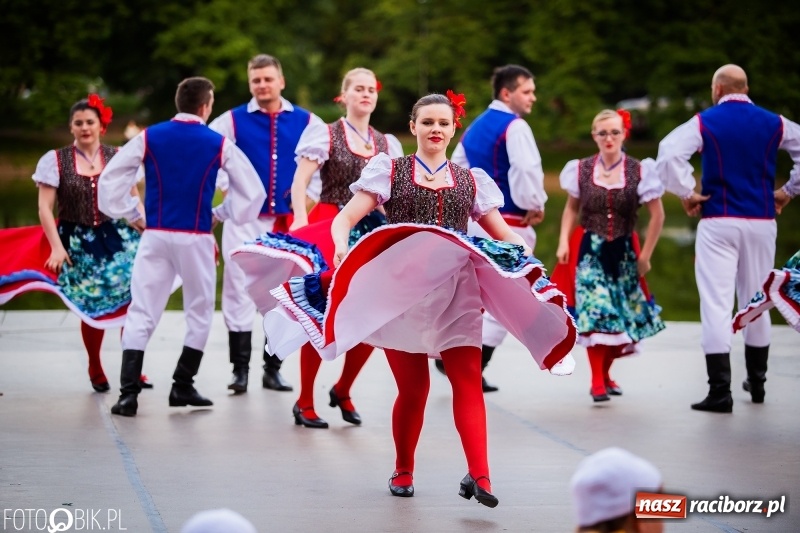 Zdjęcie w galerii na portalu naszraciborz.pl: II Raciborska Noc Świętojańska w Parku im. Miasta Roth wiadomości z regionu