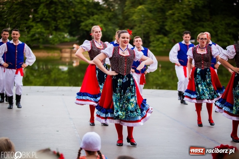 Zdjęcie w galerii na portalu naszraciborz.pl: II Raciborska Noc Świętojańska w Parku im. Miasta Roth wiadomości z regionu