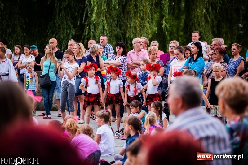 Zdjęcie w galerii na portalu naszraciborz.pl: II Raciborska Noc Świętojańska w Parku im. Miasta Roth wiadomości z regionu