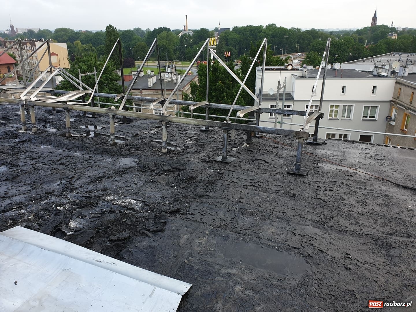 Zdjęcie w galerii na portalu naszraciborz.pl: Magistrat pokazał zdjęcia dachu po pożarze wiadomości z regionu