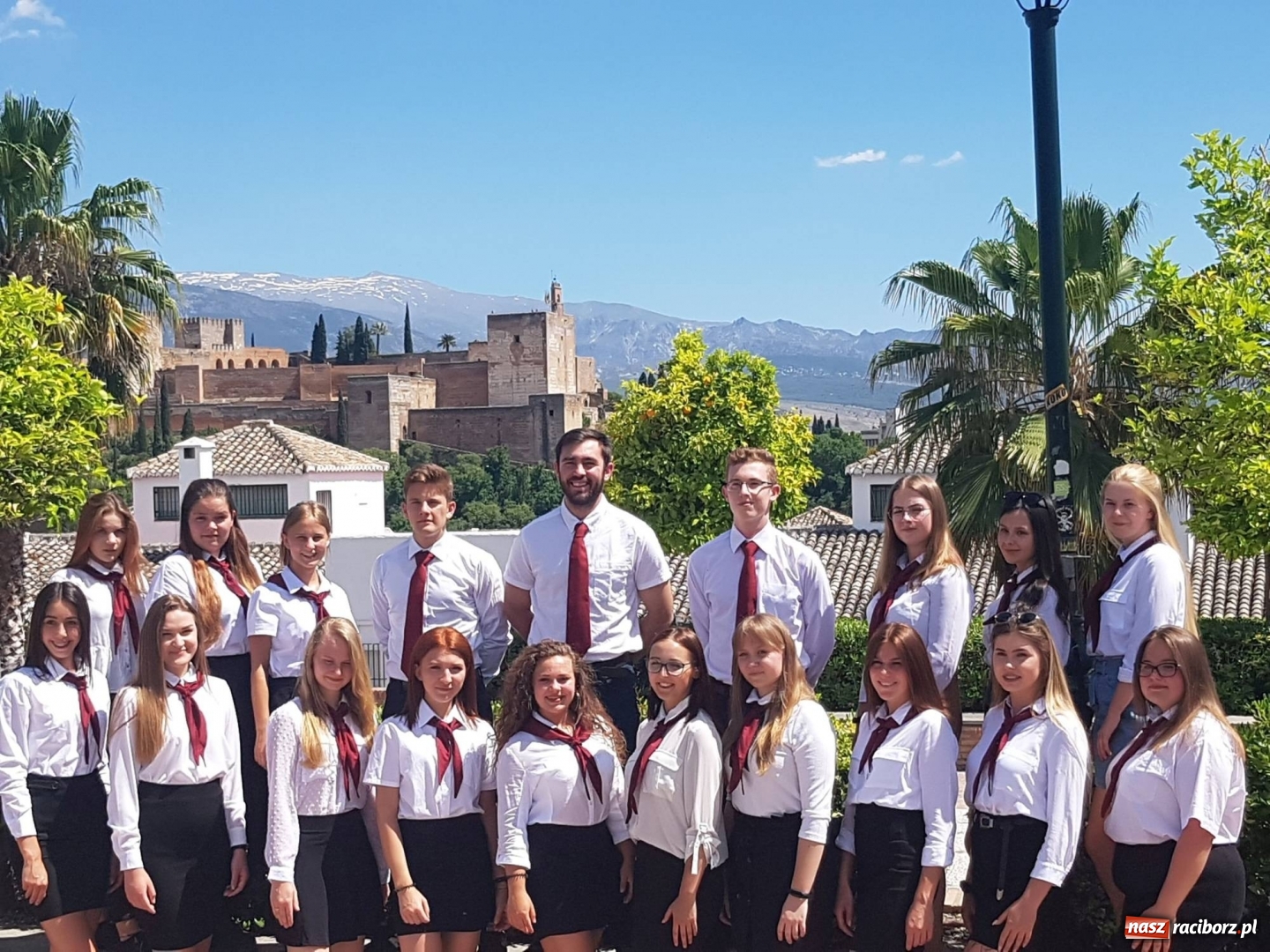 Zdjęcie w galerii na portalu naszraciborz.pl: Wysmagani słońcem wrócili z zagranicznych praktyk wiadomości z regionu