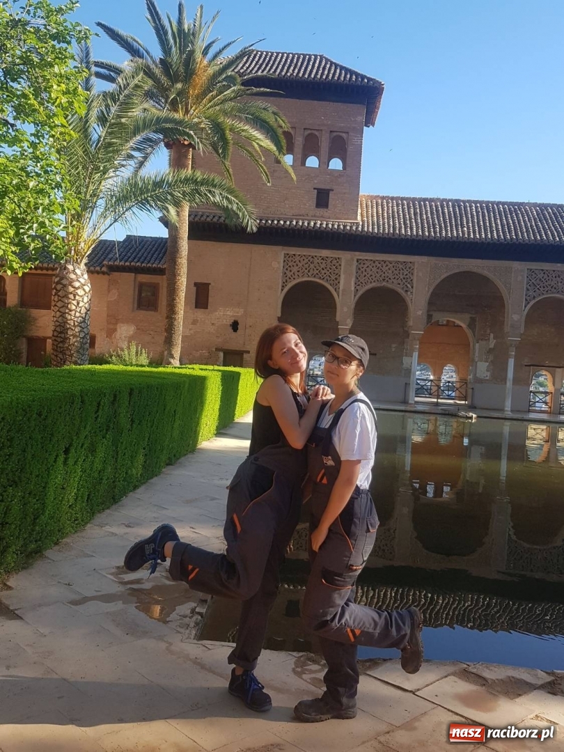 Zdjęcie w galerii na portalu naszraciborz.pl: Wysmagani słońcem wrócili z zagranicznych praktyk wiadomości z regionu