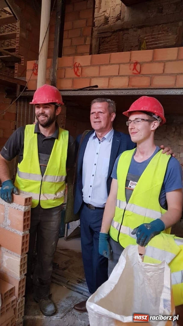 Zdjęcie w galerii na portalu naszraciborz.pl: Wysmagani słońcem wrócili z zagranicznych praktyk wiadomości z regionu