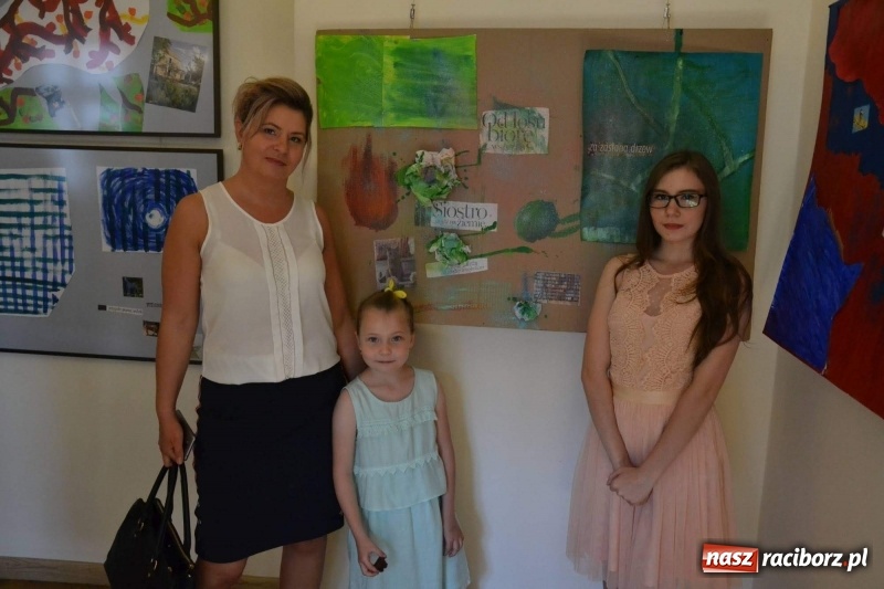 Zdjęcie w galerii na portalu naszraciborz.pl: Wernisaż wystawy spontaniczne ekspresje na zamku  wiadomości z regionu