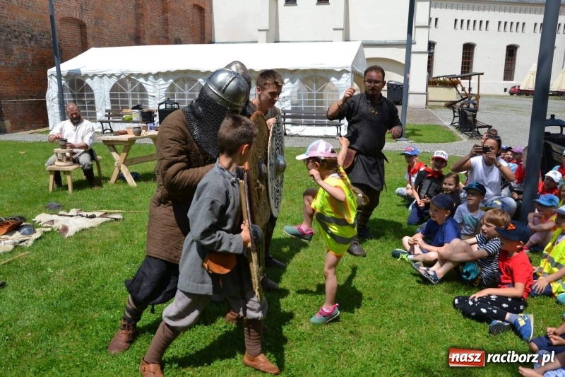 Zdjęcie w galerii na portalu naszraciborz.pl: Średniowieczne warsztaty z Drengami  wiadomości z regionu