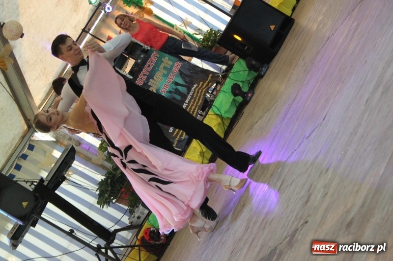 Zdjęcie w galerii na portalu naszraciborz.pl: W Wojnowicach strażacy rozpoczęli trzydniowe świętowanie  wiadomości z regionu