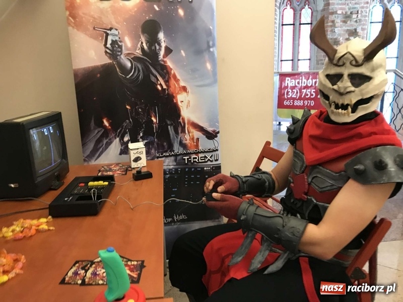 Zdjęcie w galerii na portalu naszraciborz.pl: Na zamku trwa II Raciborski Festiwal Gamingowy [relacja live]  wiadomości z regionu