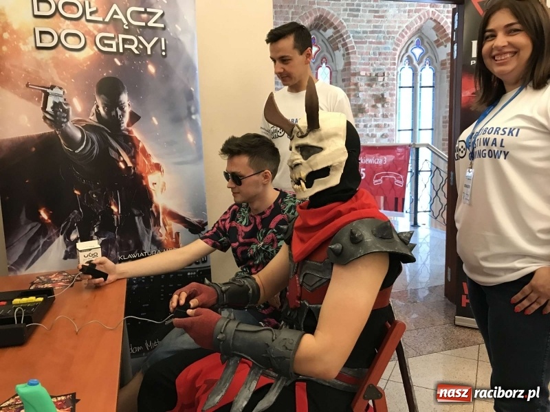 Zdjęcie w galerii na portalu naszraciborz.pl: Na zamku trwa II Raciborski Festiwal Gamingowy [relacja live]  wiadomości z regionu