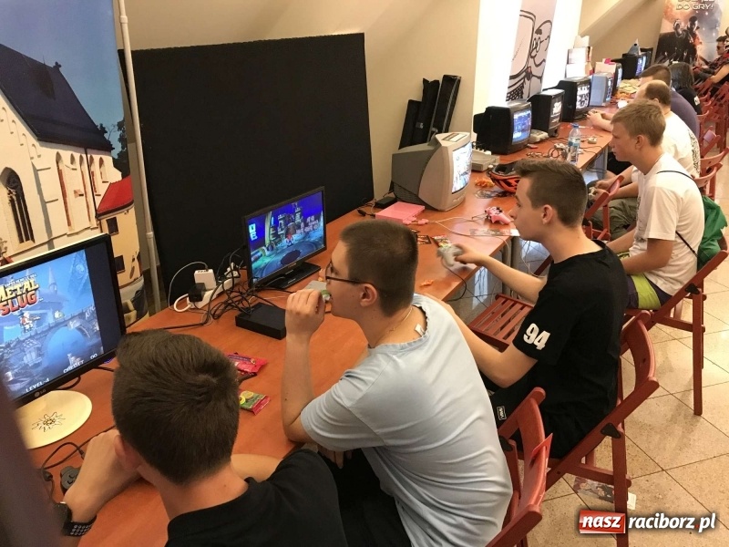 Zdjęcie w galerii na portalu naszraciborz.pl: Na zamku trwa II Raciborski Festiwal Gamingowy [relacja live]  wiadomości z regionu