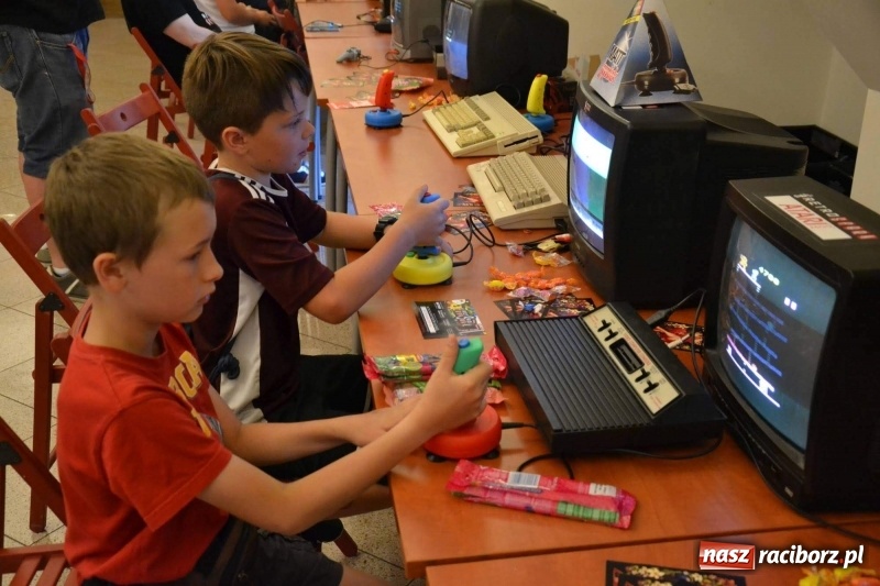 Zdjęcie w galerii na portalu naszraciborz.pl: Na zamku trwa II Raciborski Festiwal Gamingowy [relacja live]  wiadomości z regionu