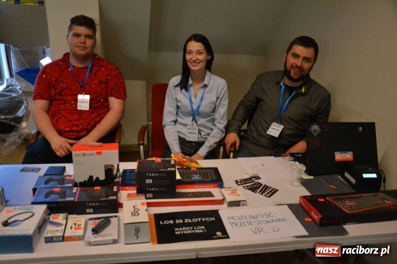 Zdjęcie w galerii na portalu naszraciborz.pl: Na zamku trwa II Raciborski Festiwal Gamingowy [relacja live]  wiadomości z regionu