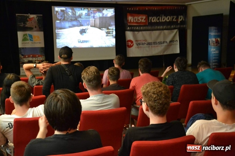 Zdjęcie w galerii na portalu naszraciborz.pl: Na zamku trwa II Raciborski Festiwal Gamingowy [relacja live]  wiadomości z regionu