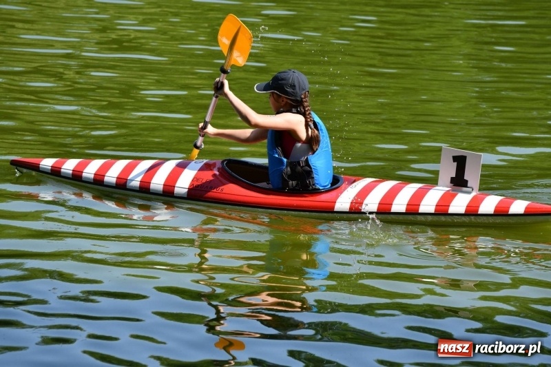 Zdjęcie w galerii na portalu naszraciborz.pl: Zmagania wodniackie na stawie gondolowym  wiadomości z regionu