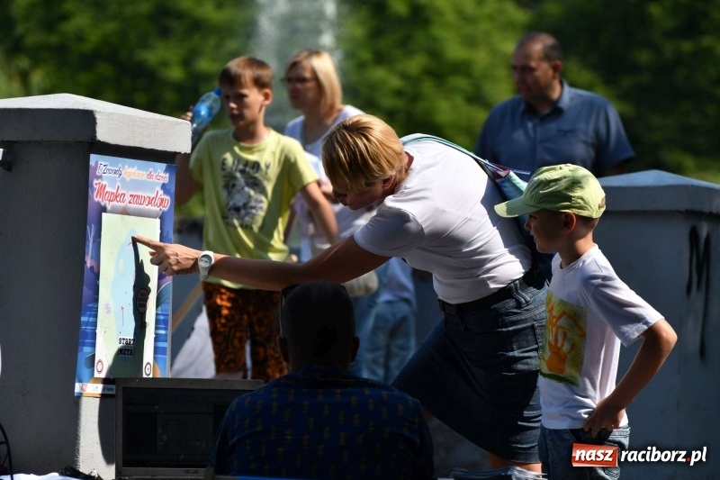 Zdjęcie w galerii na portalu naszraciborz.pl: Zmagania wodniackie na stawie gondolowym  wiadomości z regionu