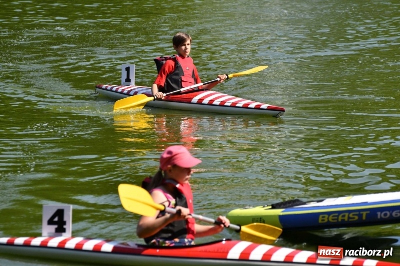 Zdjęcie w galerii na portalu naszraciborz.pl: Zmagania wodniackie na stawie gondolowym  wiadomości z regionu