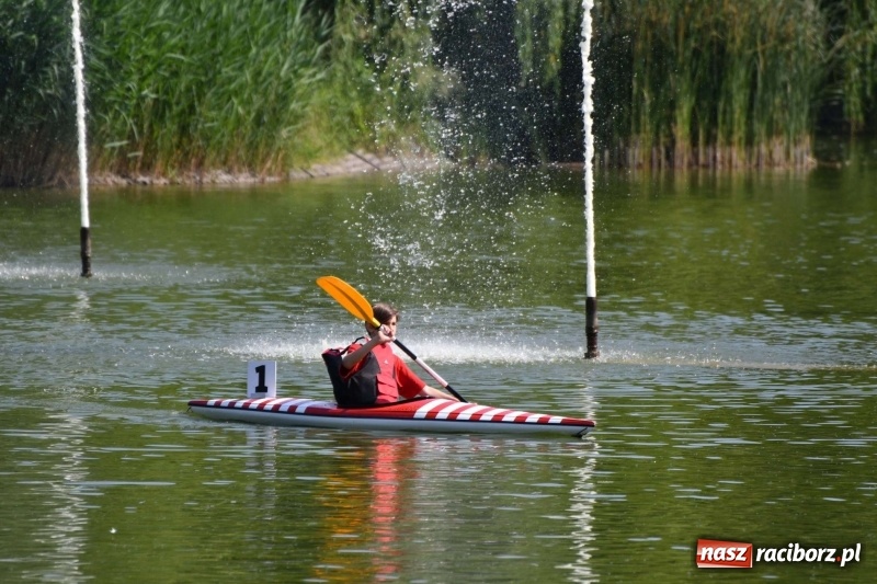 Zdjęcie w galerii na portalu naszraciborz.pl: Zmagania wodniackie na stawie gondolowym  wiadomości z regionu