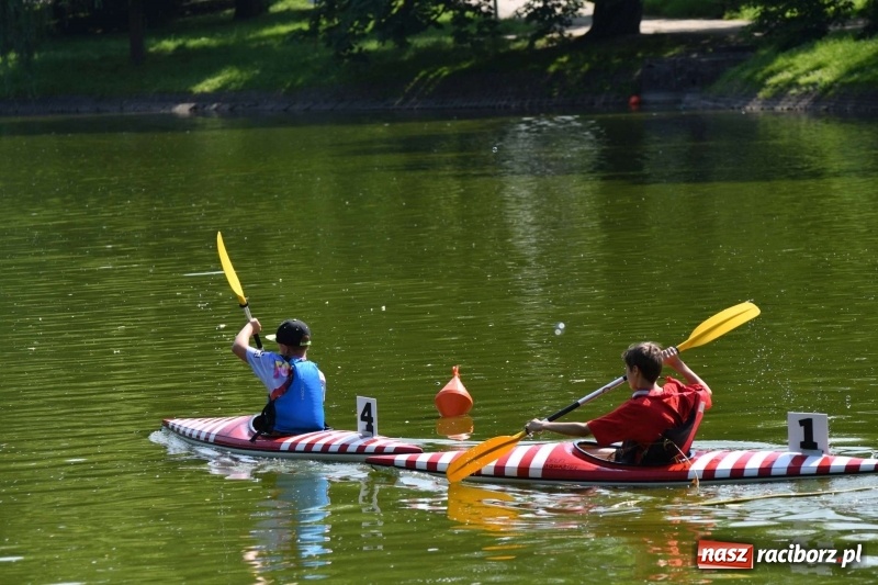 Zdjęcie w galerii na portalu naszraciborz.pl: Zmagania wodniackie na stawie gondolowym  wiadomości z regionu