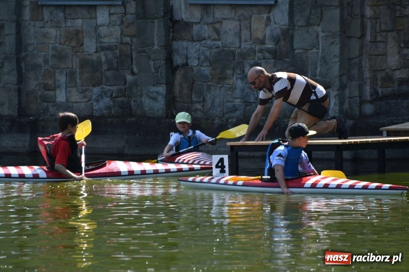 Zdjęcie w galerii na portalu naszraciborz.pl: Zmagania wodniackie na stawie gondolowym  wiadomości z regionu
