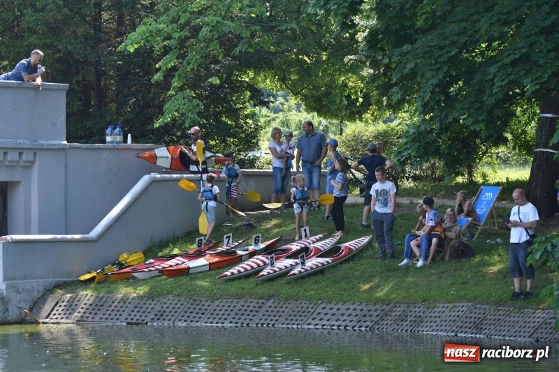 Zdjęcie w galerii na portalu naszraciborz.pl: Zmagania wodniackie na stawie gondolowym  wiadomości z regionu