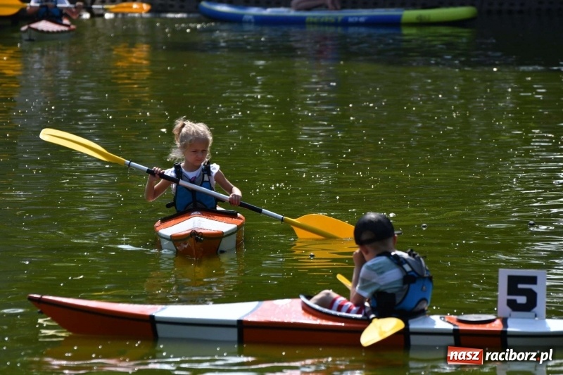 Zdjęcie w galerii na portalu naszraciborz.pl: Zmagania wodniackie na stawie gondolowym  wiadomości z regionu