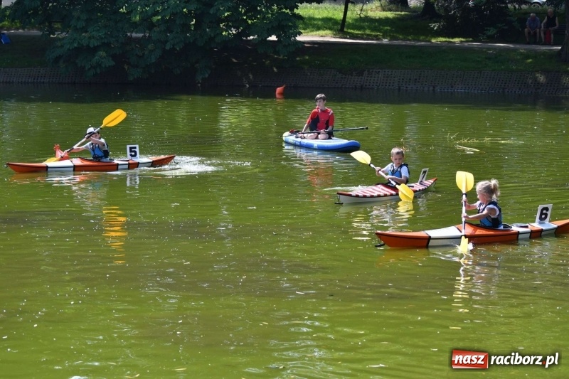 Zdjęcie w galerii na portalu naszraciborz.pl: Zmagania wodniackie na stawie gondolowym  wiadomości z regionu
