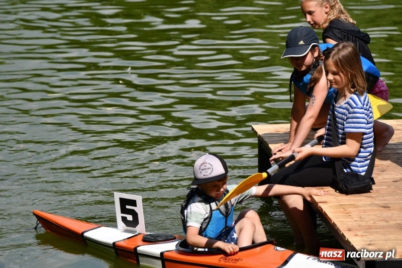 Zdjęcie w galerii na portalu naszraciborz.pl: Zmagania wodniackie na stawie gondolowym  wiadomości z regionu