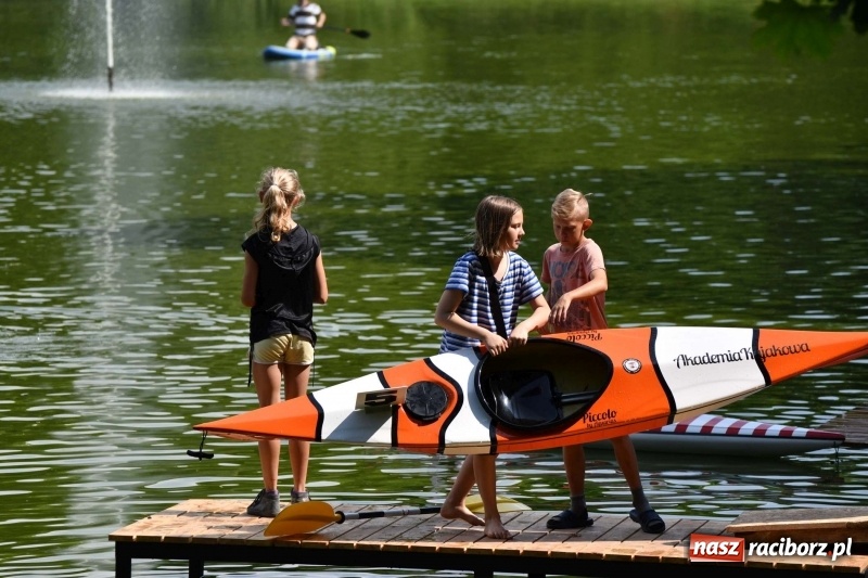 Zdjęcie w galerii na portalu naszraciborz.pl: Zmagania wodniackie na stawie gondolowym  wiadomości z regionu