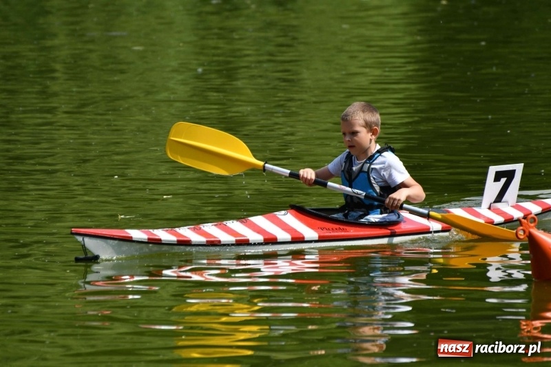 Zdjęcie w galerii na portalu naszraciborz.pl: Zmagania wodniackie na stawie gondolowym  wiadomości z regionu