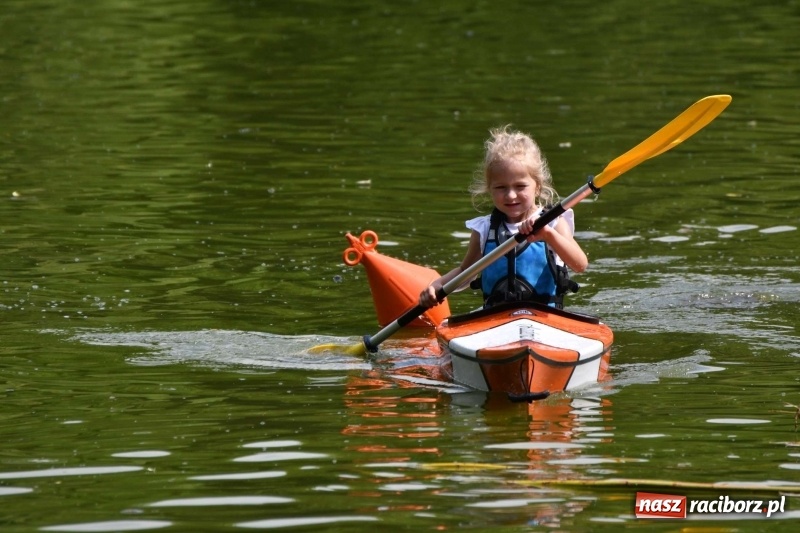 Zdjęcie w galerii na portalu naszraciborz.pl: Zmagania wodniackie na stawie gondolowym  wiadomości z regionu