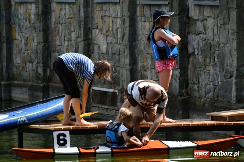 Zdjęcie w galerii na portalu naszraciborz.pl: Zmagania wodniackie na stawie gondolowym  wiadomości z regionu