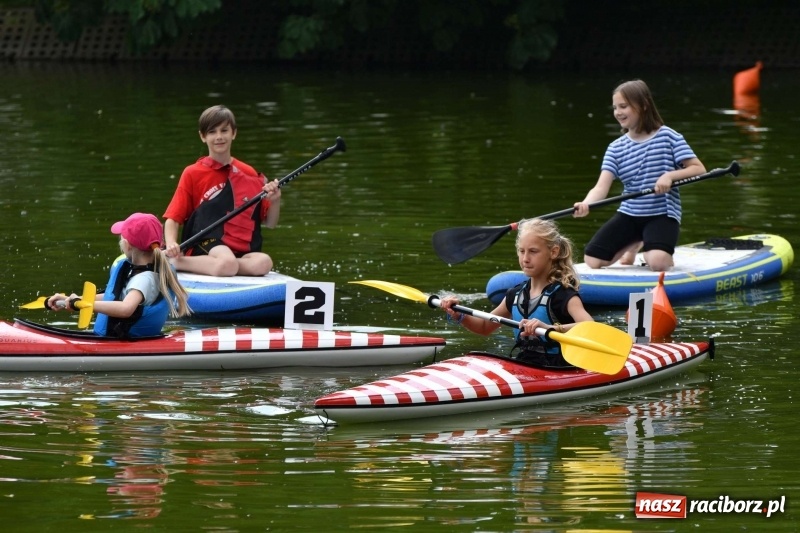 Zdjęcie w galerii na portalu naszraciborz.pl: Zmagania wodniackie na stawie gondolowym  wiadomości z regionu