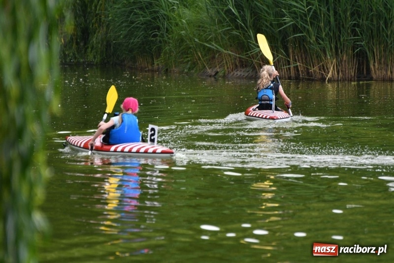 Zdjęcie w galerii na portalu naszraciborz.pl: Zmagania wodniackie na stawie gondolowym  wiadomości z regionu