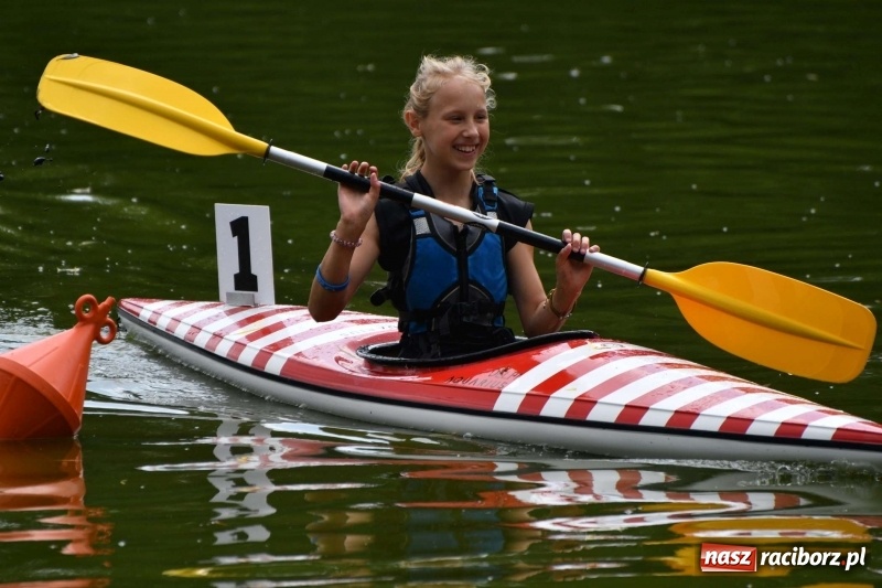 Zdjęcie w galerii na portalu naszraciborz.pl: Zmagania wodniackie na stawie gondolowym  wiadomości z regionu