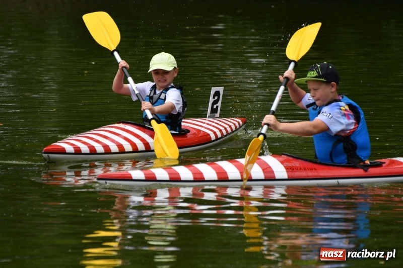 Zdjęcie w galerii na portalu naszraciborz.pl: Zmagania wodniackie na stawie gondolowym  wiadomości z regionu