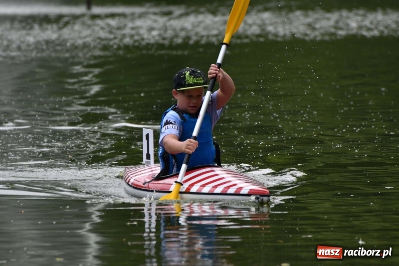 Zdjęcie w galerii na portalu naszraciborz.pl: Zmagania wodniackie na stawie gondolowym  wiadomości z regionu