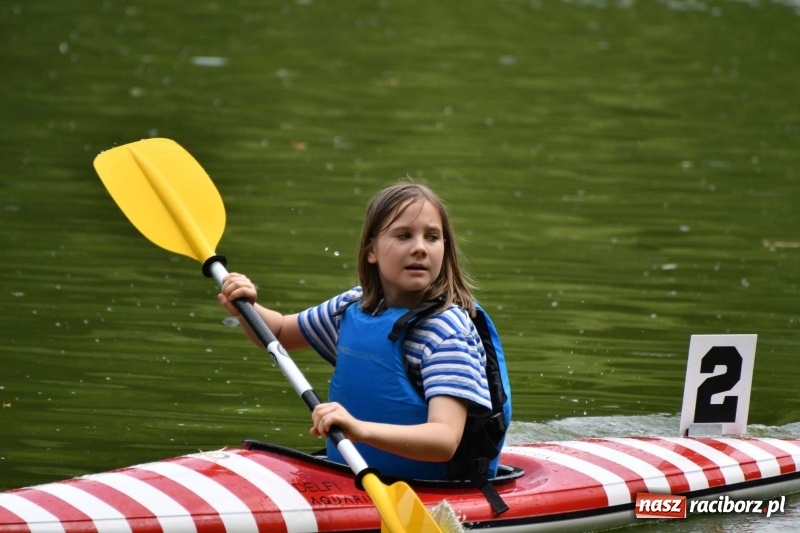 Zdjęcie w galerii na portalu naszraciborz.pl: Zmagania wodniackie na stawie gondolowym  wiadomości z regionu