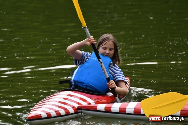 Zdjęcie w galerii na portalu naszraciborz.pl: Zmagania wodniackie na stawie gondolowym  wiadomości z regionu