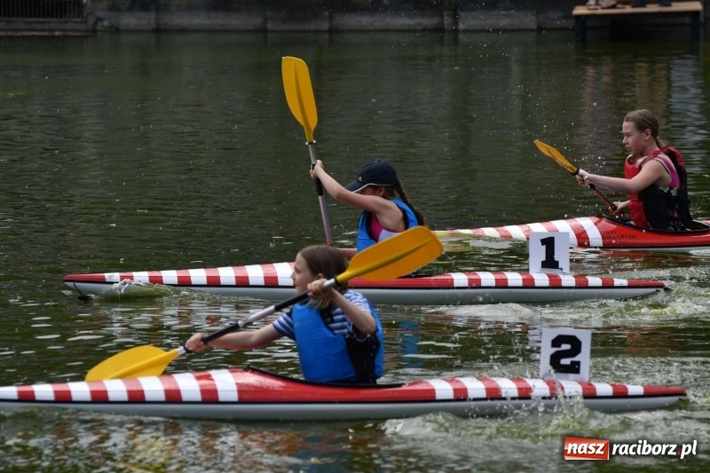 Zdjęcie w galerii na portalu naszraciborz.pl: Zmagania wodniackie na stawie gondolowym  wiadomości z regionu