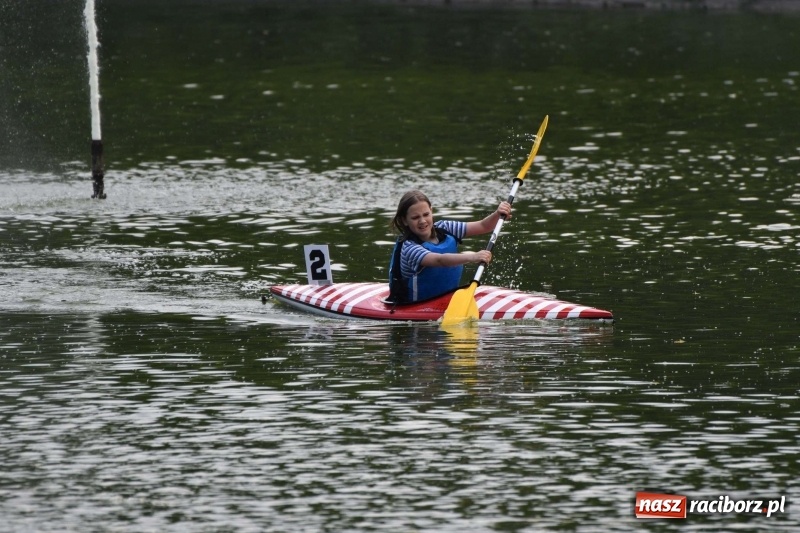 Zdjęcie w galerii na portalu naszraciborz.pl: Zmagania wodniackie na stawie gondolowym  wiadomości z regionu