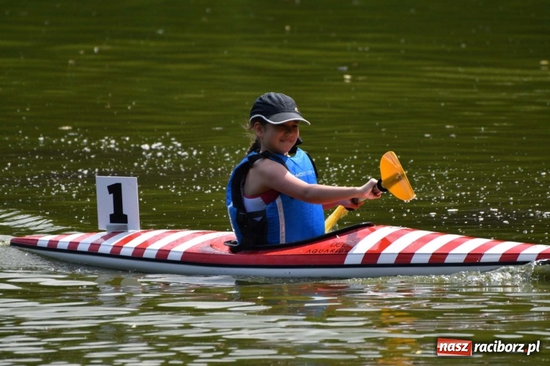 Zdjęcie w galerii na portalu naszraciborz.pl: Zmagania wodniackie na stawie gondolowym  wiadomości z regionu