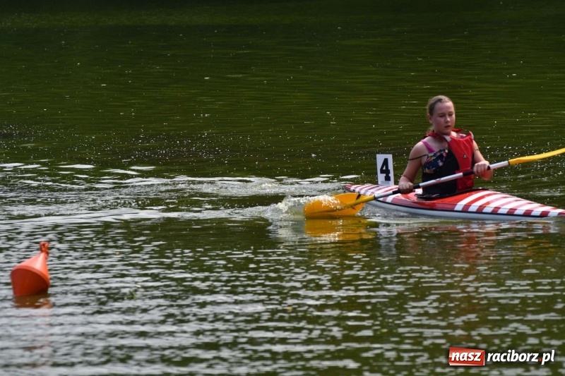 Zdjęcie w galerii na portalu naszraciborz.pl: Zmagania wodniackie na stawie gondolowym  wiadomości z regionu
