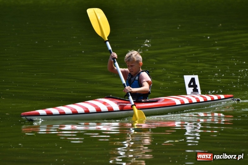 Zdjęcie w galerii na portalu naszraciborz.pl: Zmagania wodniackie na stawie gondolowym  wiadomości z regionu