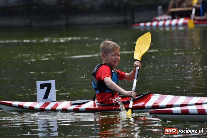 Zdjęcie w galerii na portalu naszraciborz.pl: Zmagania wodniackie na stawie gondolowym  wiadomości z regionu