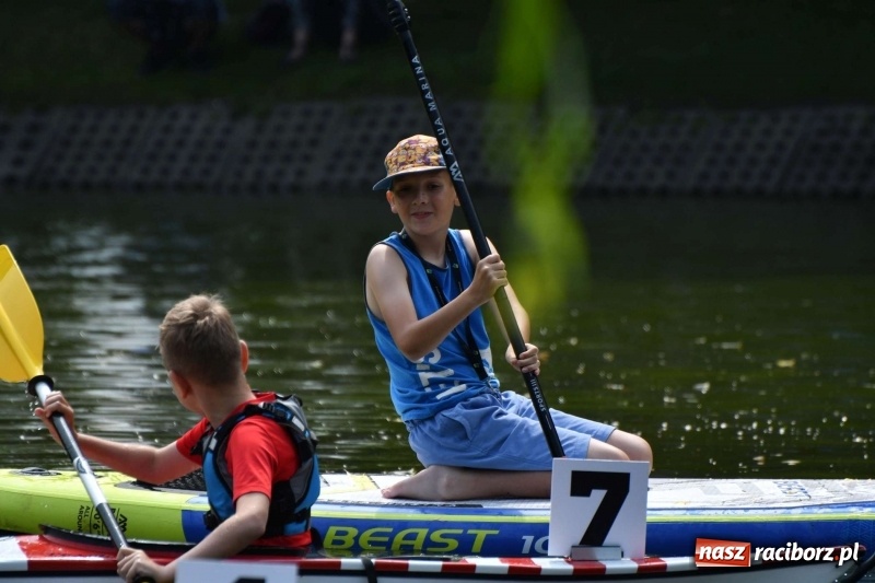 Zdjęcie w galerii na portalu naszraciborz.pl: Zmagania wodniackie na stawie gondolowym  wiadomości z regionu