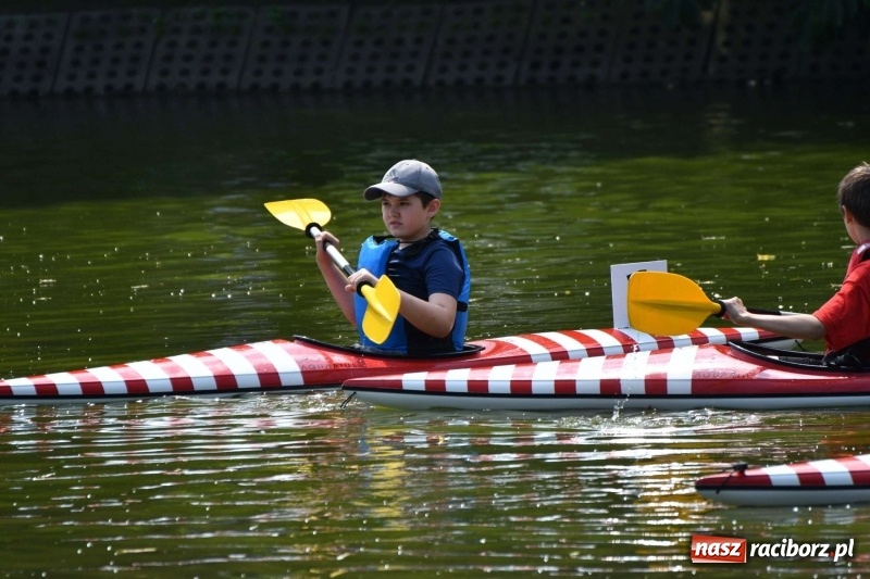 Zdjęcie w galerii na portalu naszraciborz.pl: Zmagania wodniackie na stawie gondolowym  wiadomości z regionu